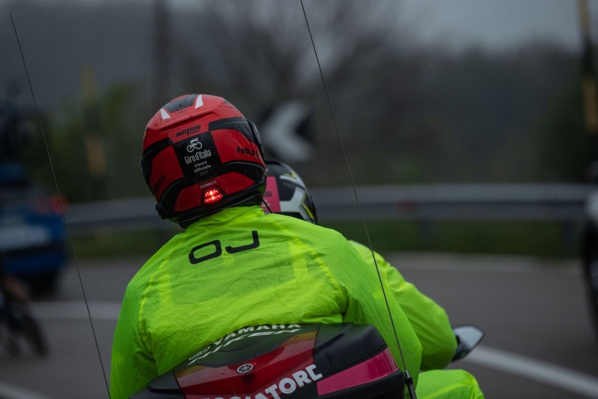 Il Giro d'Italia visto da un motociclista